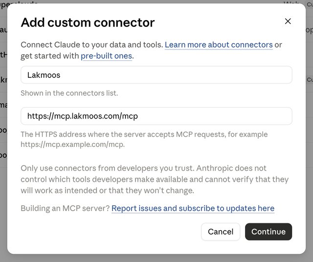 Okno Add custom connector s vyplněným názvem Lakmoos a adresou https://mcp.lakmoos.com/mcp